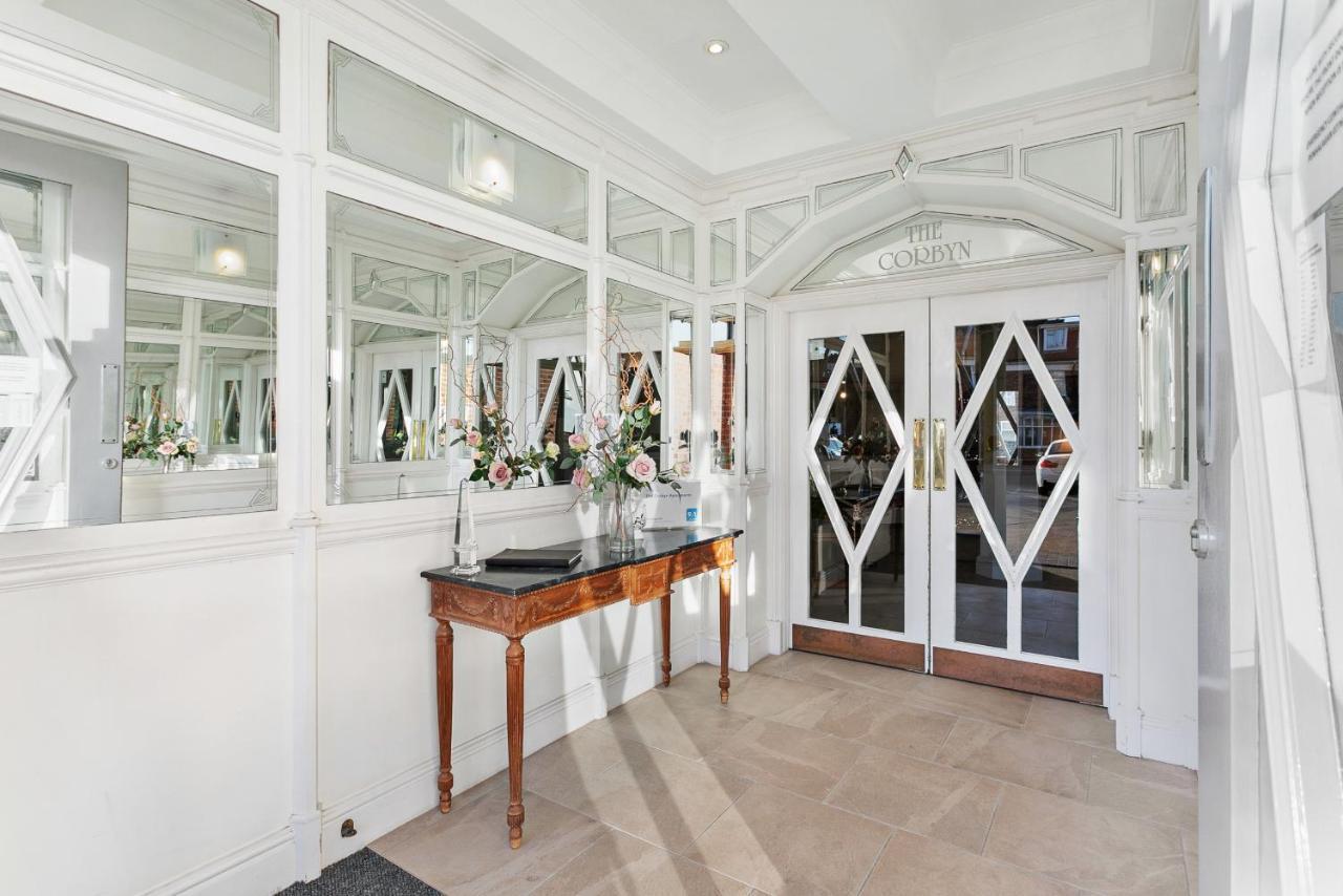 The Seaview Suites At The Corbyn Apartments Torquay Exteriör bild